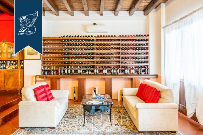 Image No.4-5 Bed Villa for sale