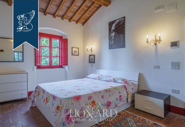 Image No.15-15 Bed Villa for sale