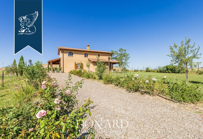 Image No.15-10 Bed Farmhouse for sale