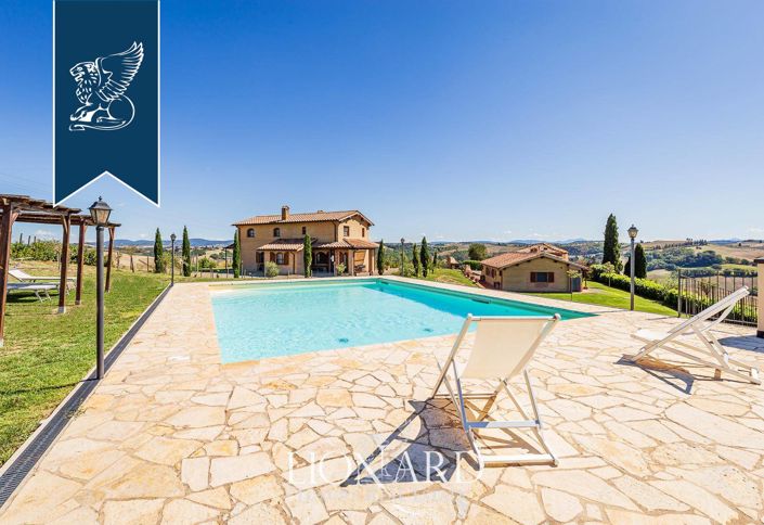 Image No.2-10 Bed Farmhouse for sale