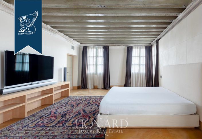 Image No.17-4 Bed Property for sale