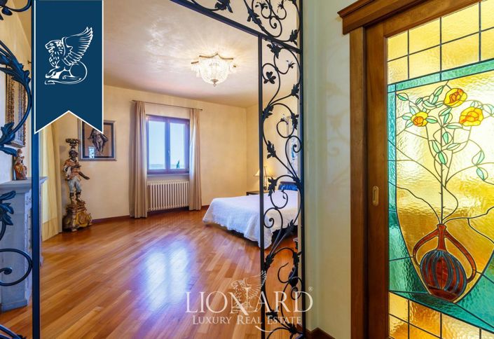 Image No.57-6 Bed Villa for sale