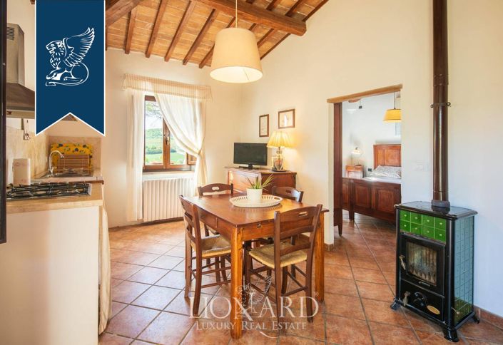 Image No.12-6 Bed Villa for sale