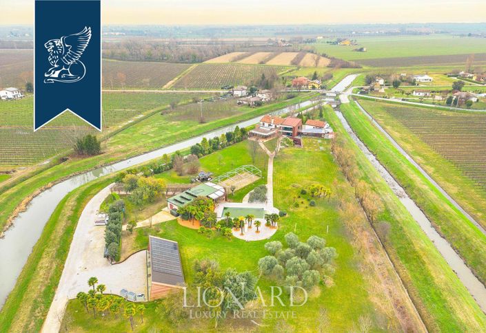 Image No.101-4 Bed Villa for sale