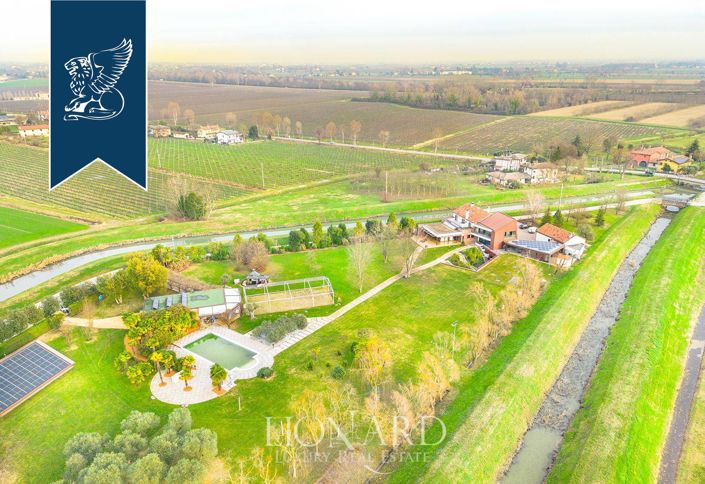 Image No.103-4 Bed Villa for sale