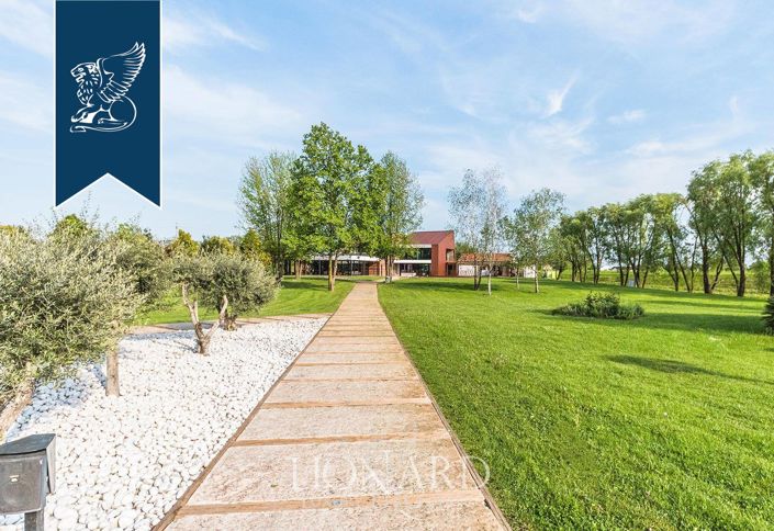 Image No.15-4 Bed Villa for sale