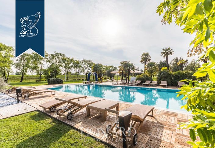 Image No.9-4 Bed Villa for sale