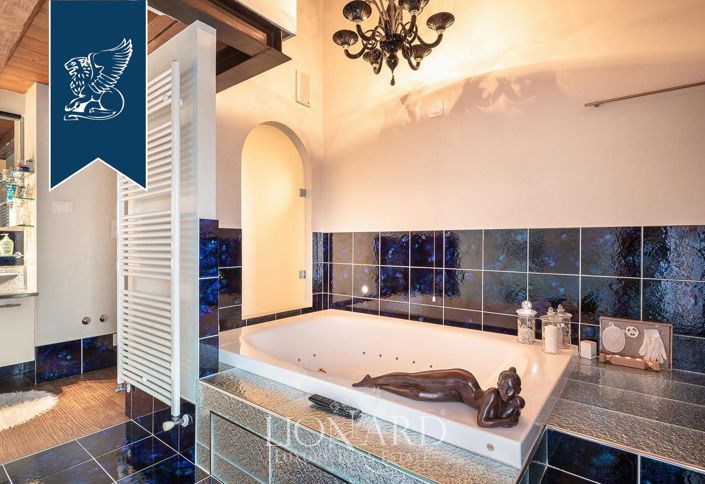 Image No.93-4 Bed Villa for sale