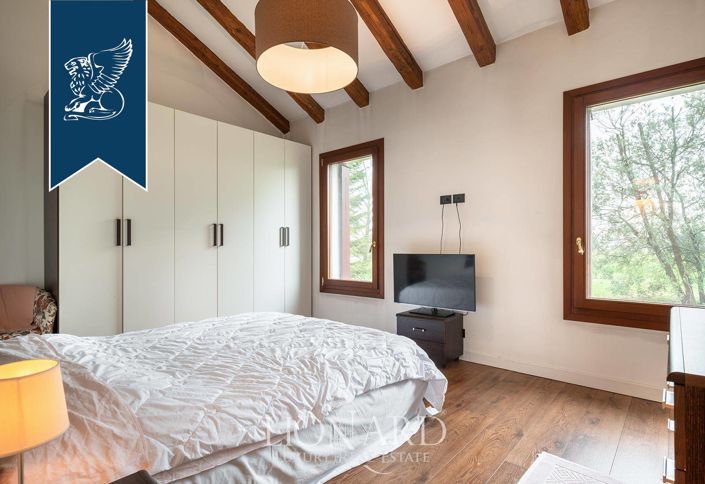 Image No.98-4 Bed Villa for sale