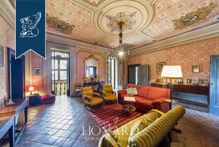 Image No.11-10 Bed Property for sale