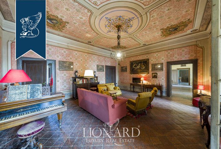 Image No.12-10 Bed Property for sale