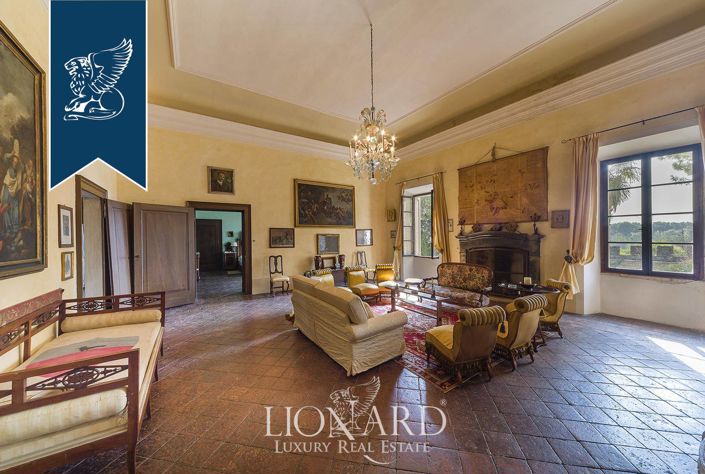 Image No.14-10 Bed Property for sale