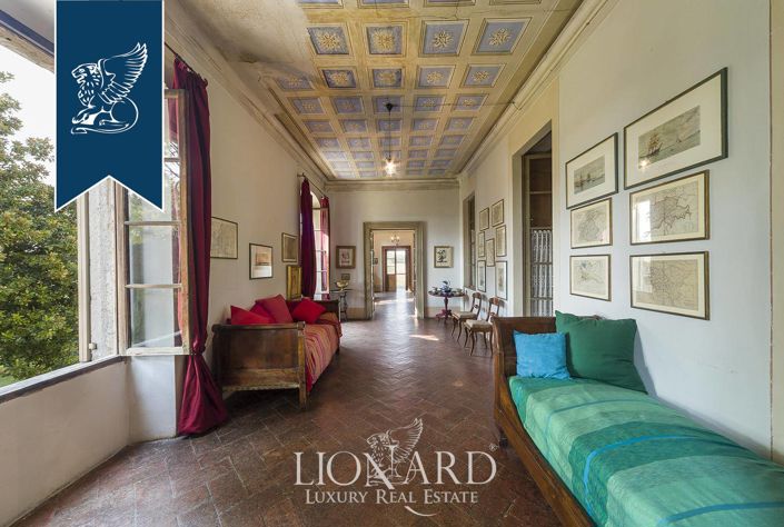 Image No.16-10 Bed Property for sale