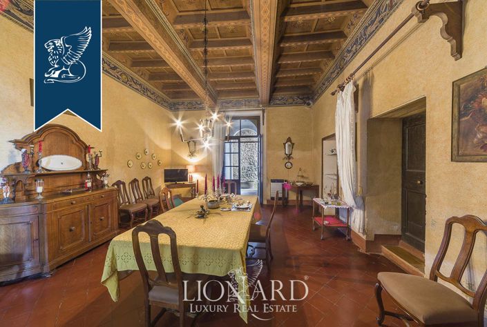 Image No.17-10 Bed Property for sale