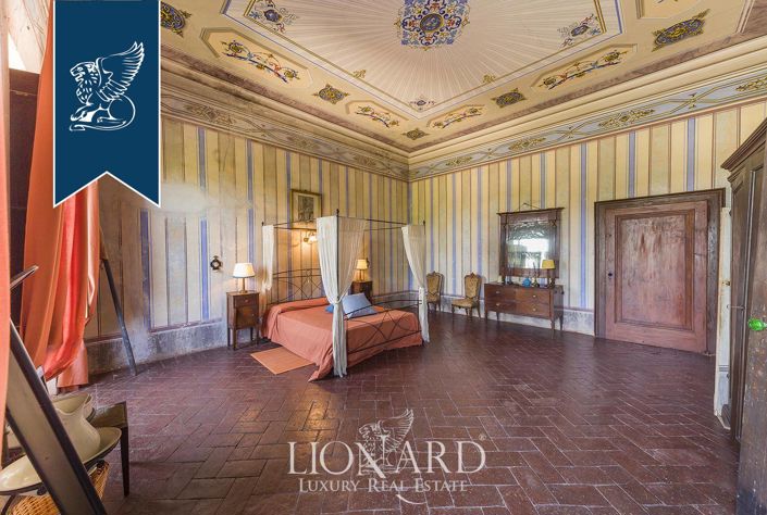 Image No.21-10 Bed Property for sale