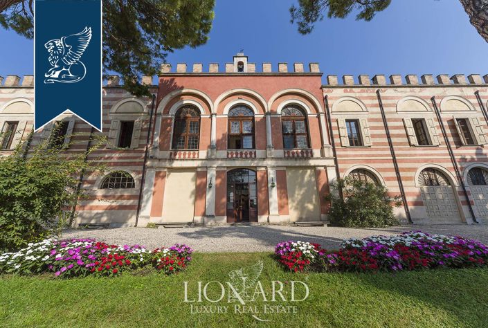 Image No.3-10 Bed Property for sale