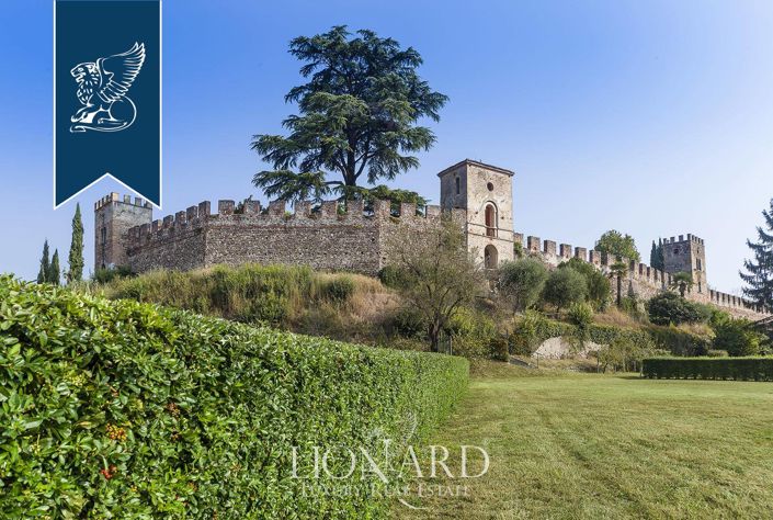 Image No.9-10 Bed Property for sale