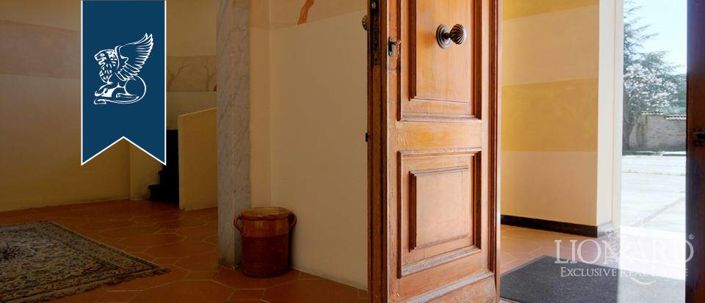 Image No.15-9 Bed Country House for sale