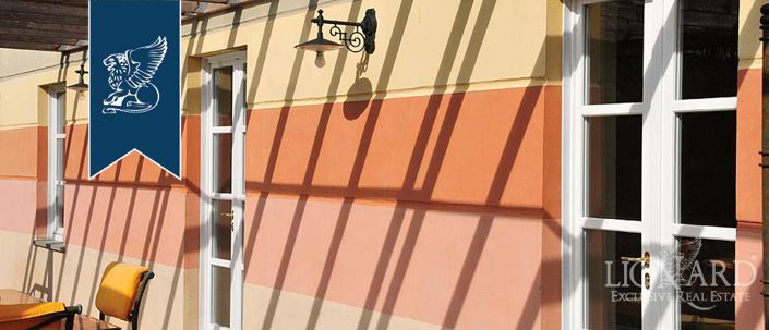 Image No.8-9 Bed Country House for sale