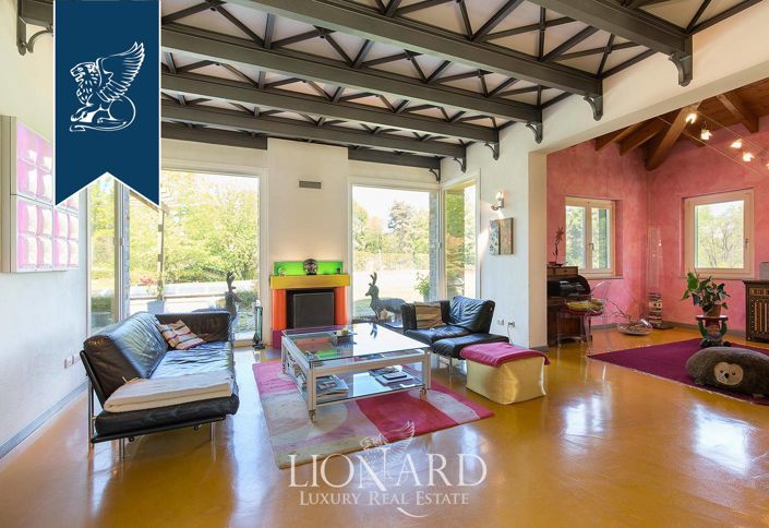 Image No.15-7 Bed Villa for sale