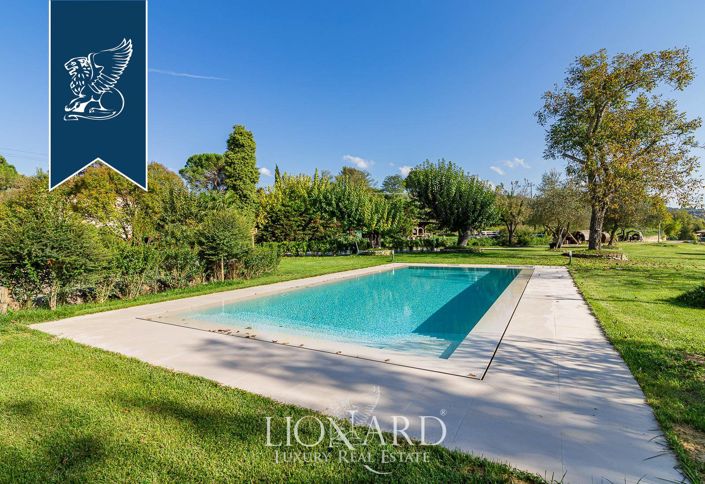 Image No.7-12 Bed Country House for sale