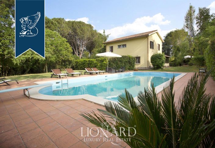 Image No.11-10 Bed Villa for sale