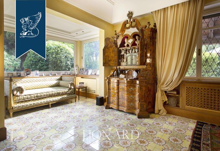 Image No.17-10 Bed Villa for sale