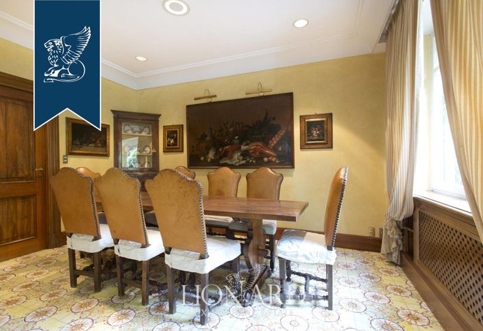 Image No.19-10 Bed Villa for sale