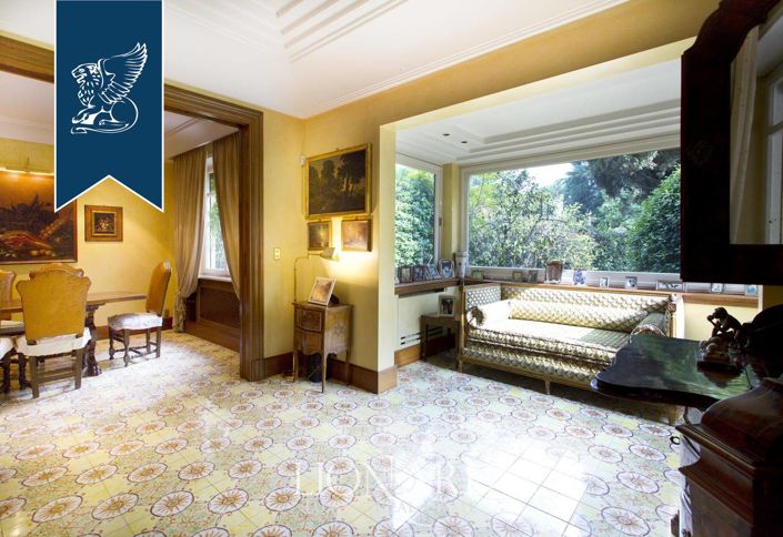 Image No.22-10 Bed Villa for sale