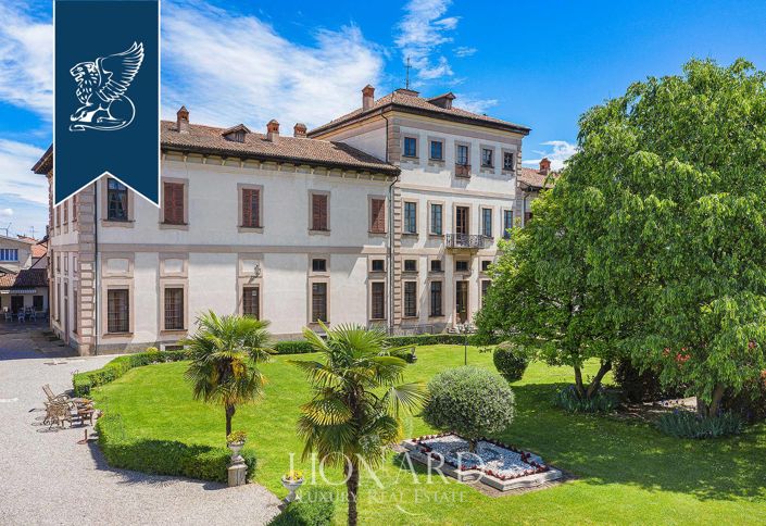 Image No.11-42 Bed Villa for sale