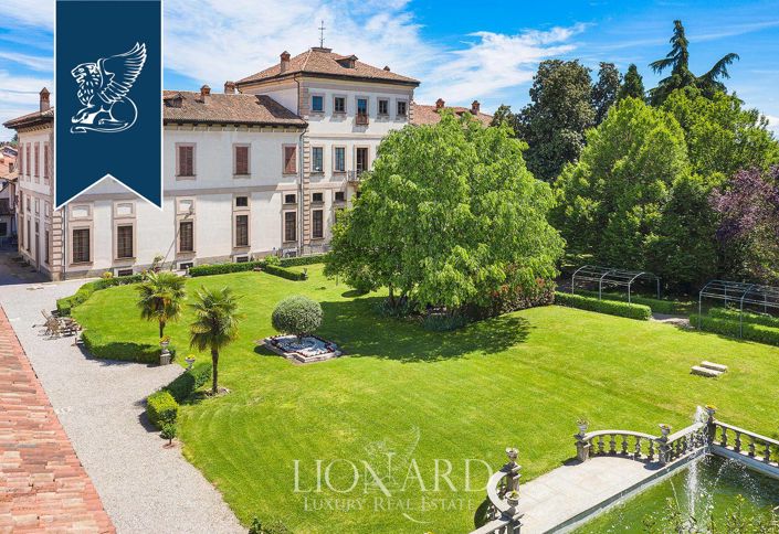 Image No.12-42 Bed Villa for sale