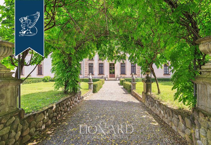 Image No.15-42 Bed Villa for sale