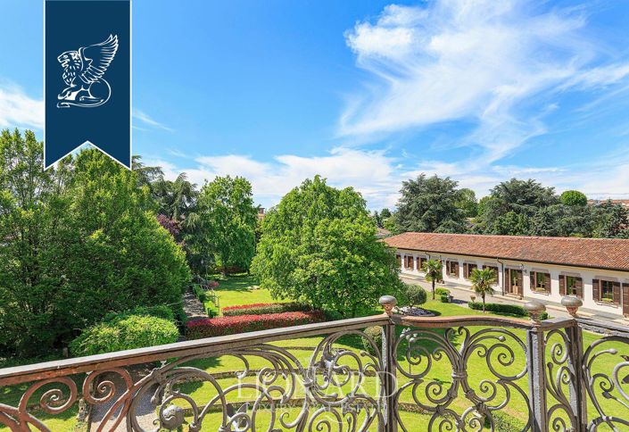 Image No.50-42 Bed Villa for sale