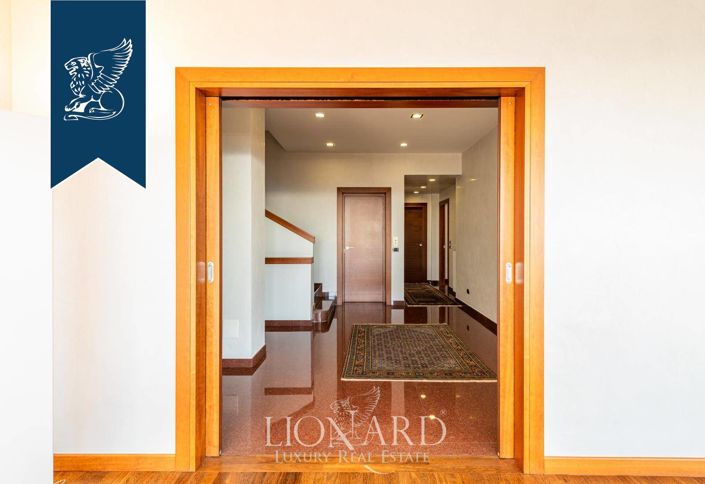 Image No.25-5 Bed Villa for sale