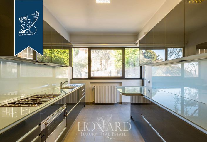 Image No.45-5 Bed Villa for sale