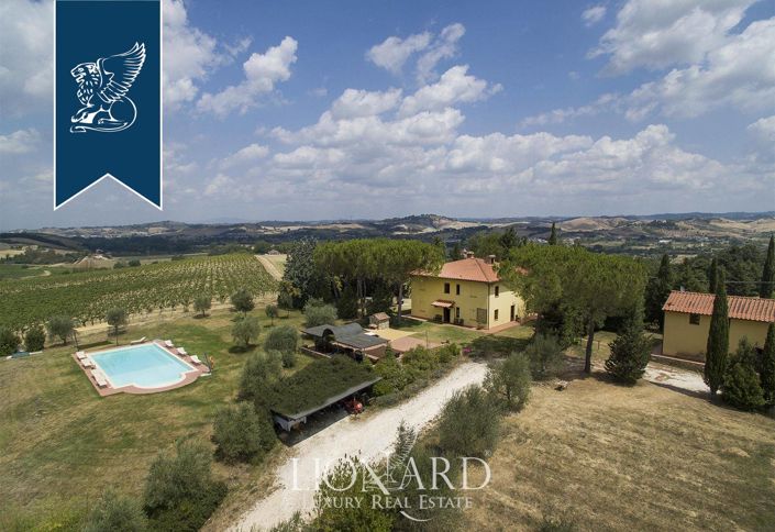 Image No.2-Ferme de 11 chambres à vendre à Gambassi Terme