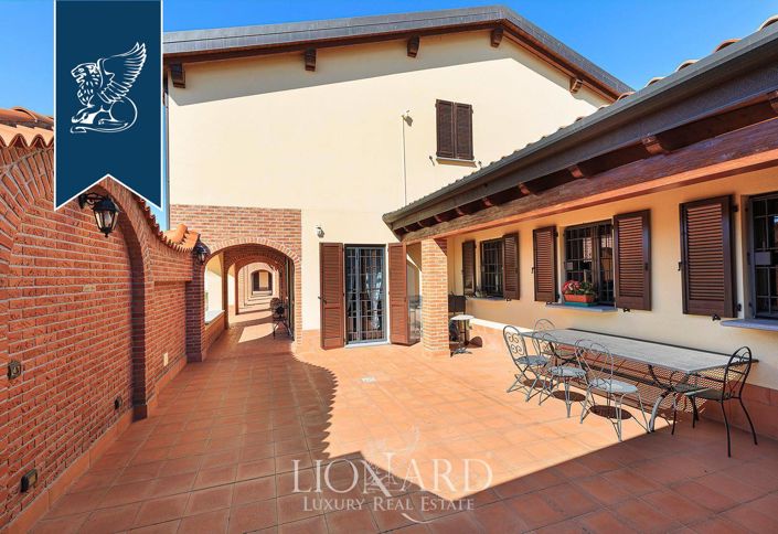 Image No.17-Villa de 15 chambres à vendre à Milan