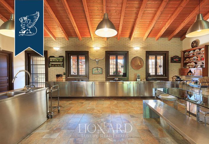 Image No.24-Villa de 15 chambres à vendre à Milan