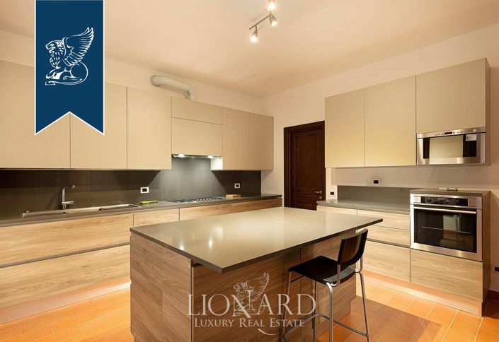 Image No.40-Villa de 15 chambres à vendre à Milan