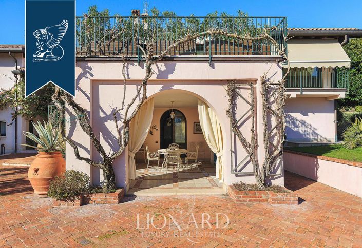 Image No.13-10 Bed Villa for sale