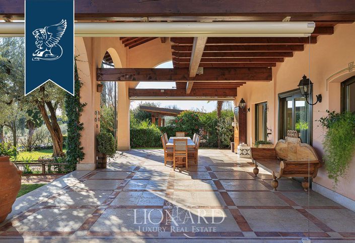 Image No.14-10 Bed Villa for sale