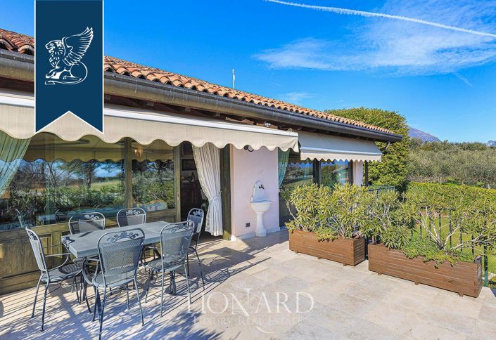 Image No.47-10 Bed Villa for sale