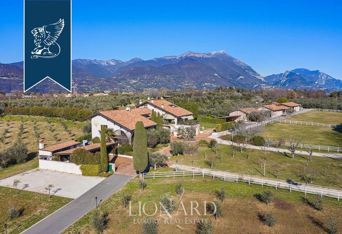 Image No.5-10 Bed Villa for sale