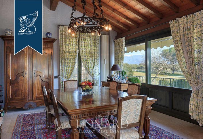 Image No.50-10 Bed Villa for sale