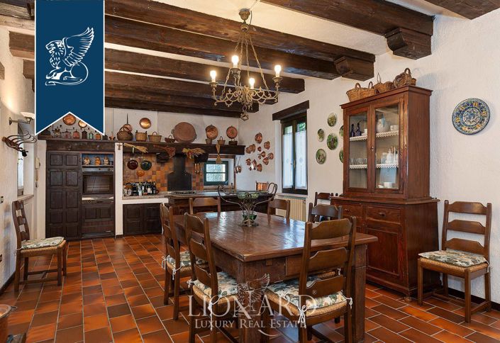 Image No.56-10 Bed Villa for sale