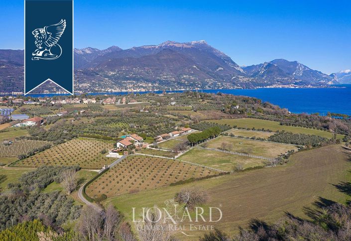 Image No.62-10 Bed Villa for sale