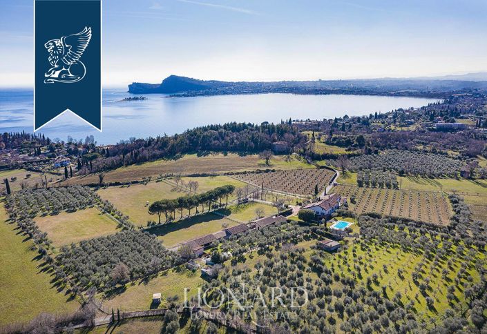 Image No.65-10 Bed Villa for sale