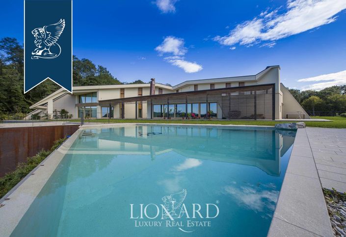 Image No.16-5 Bed Farmhouse for sale