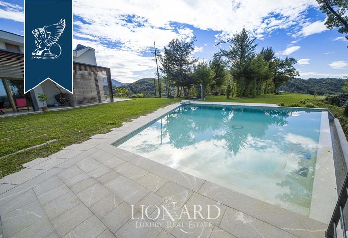 Image No.25-5 Bed Farmhouse for sale