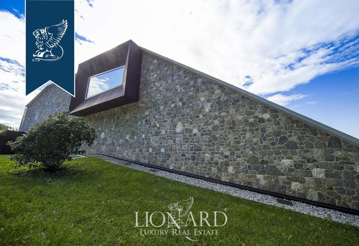 Image No.33-5 Bed Farmhouse for sale